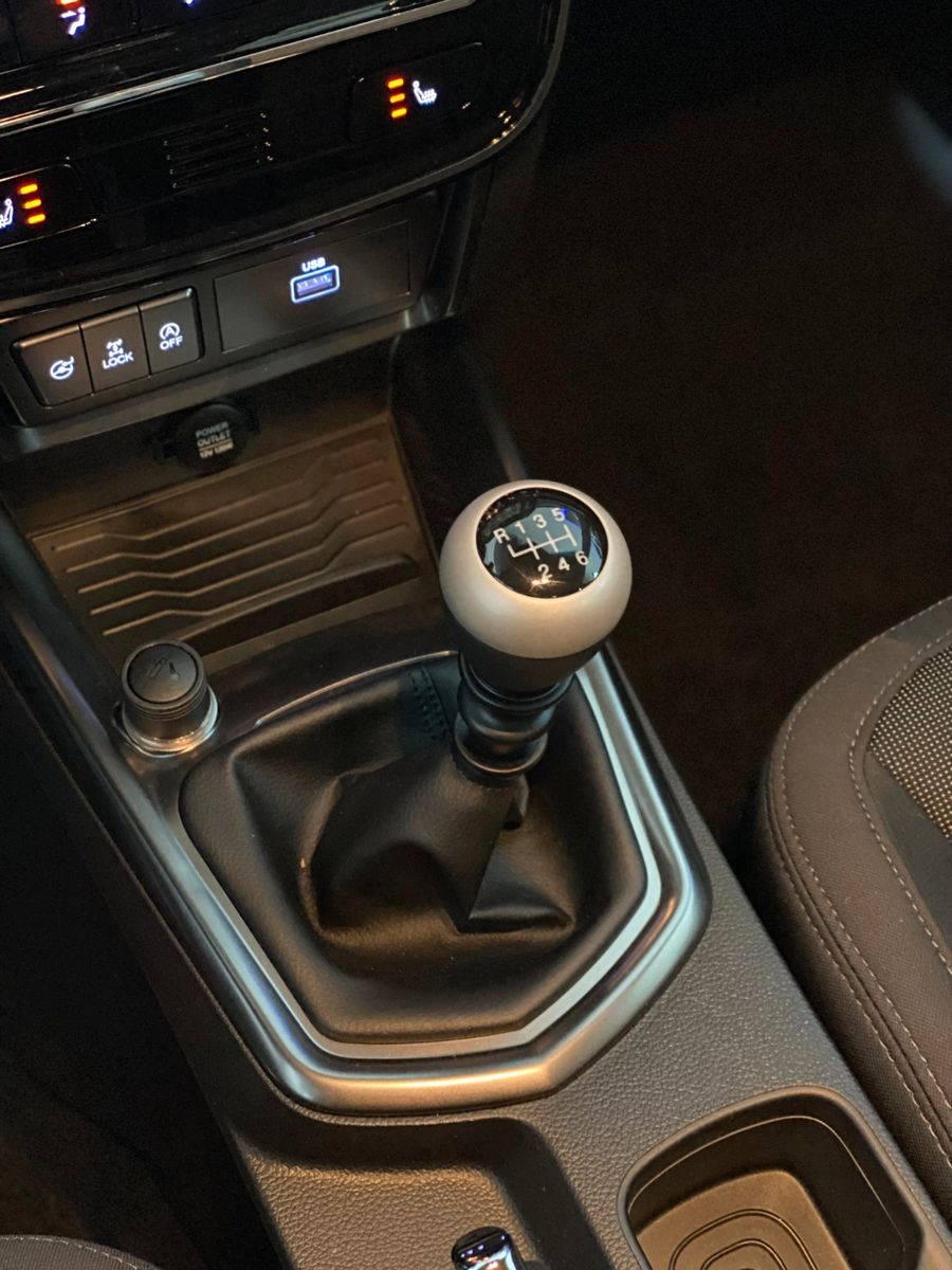 Fahrzeugabbildung Ssangyong Tivoli Fizz 1.5L Benzin **ALLRAD** Finanzierung