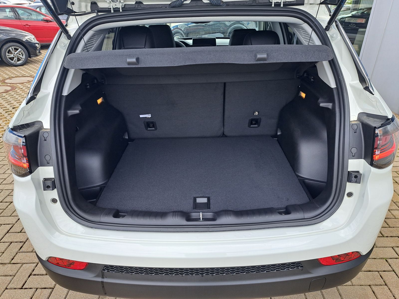 Fahrzeugabbildung Jeep Compass LIMITED+ 1.5 e-Hybrid PANODACH 19"ALU