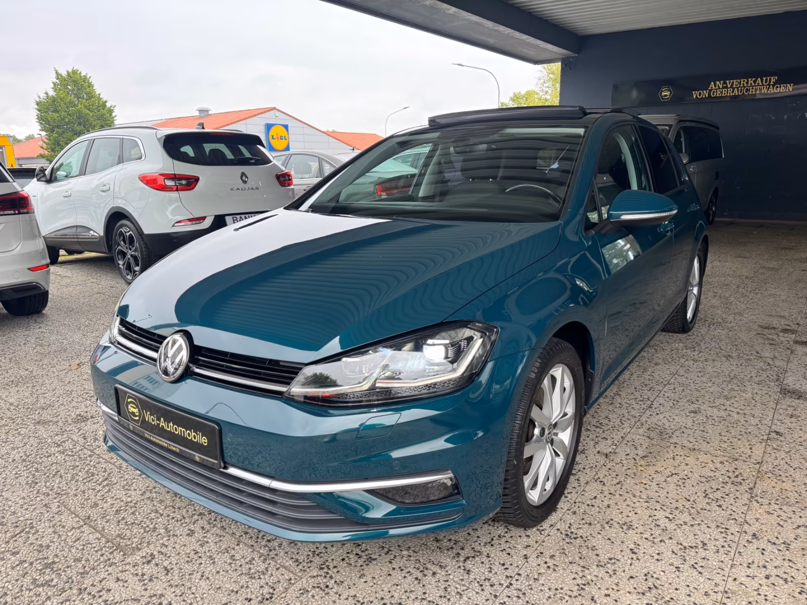 Volkswagen Golf 7 1.4 TSI Highline *LED/Panorama/Standheiz*
