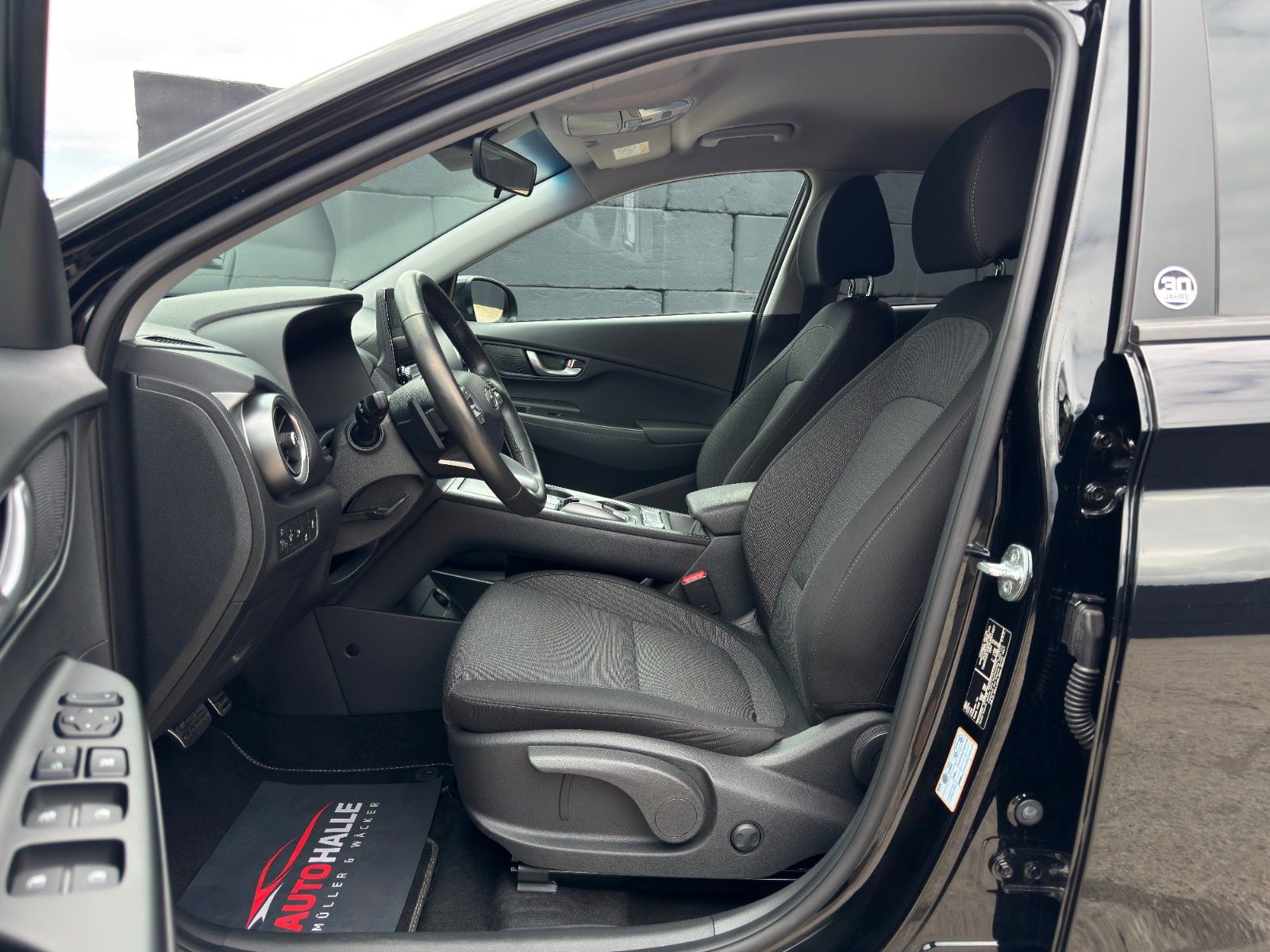 Fahrzeugabbildung Hyundai KONA E Edition 30+ PDC SHZ LHZ KRELL Temp CarPl.