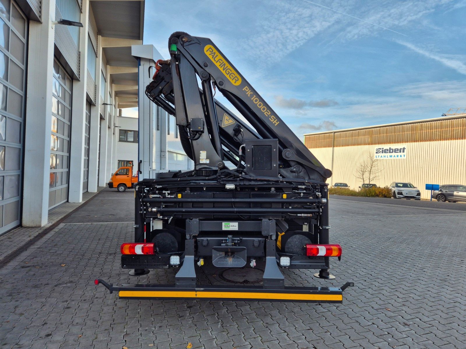 Fahrzeugabbildung Mercedes-Benz Atego 1324 L Glaswand Heckkran PK10002 SH Funk