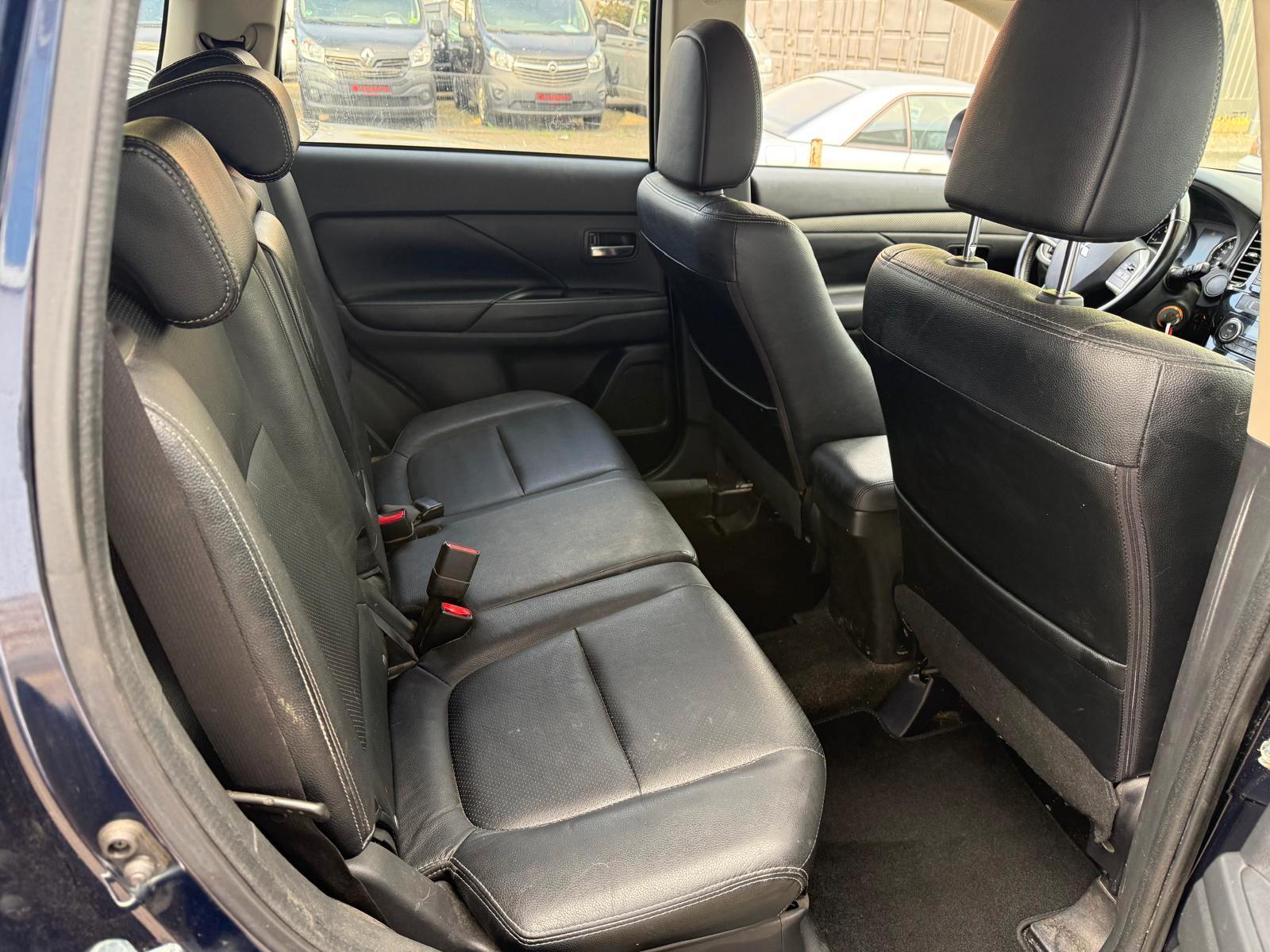Mitsubishi Outlander ClearTec Invite 2WD 7-SITZER/LEDER