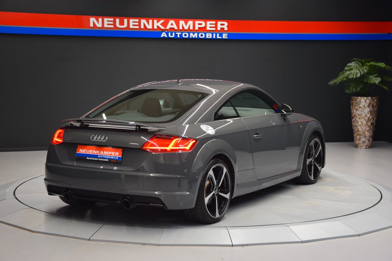 Fahrzeugabbildung Audi TT Coupe 2.0 TFSI quattro competition *No OPF*