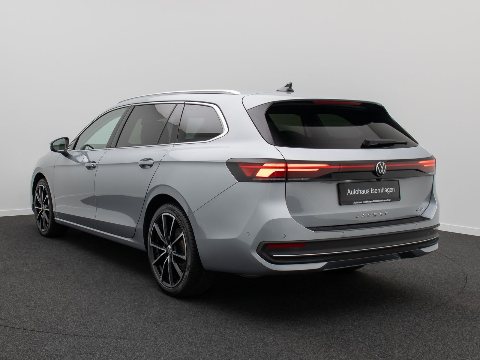 Fahrzeugabbildung Volkswagen Passat 1.5 eHybrid Business 360° AHK ACC Massage