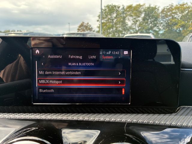 Fahrzeugabbildung Mercedes-Benz CLA 180 Lim >AUT/NAV/LED/Teilleder<