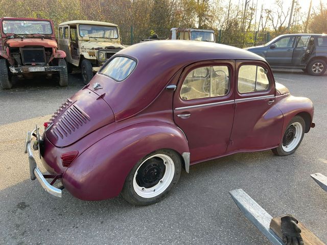 Renault 4 CV