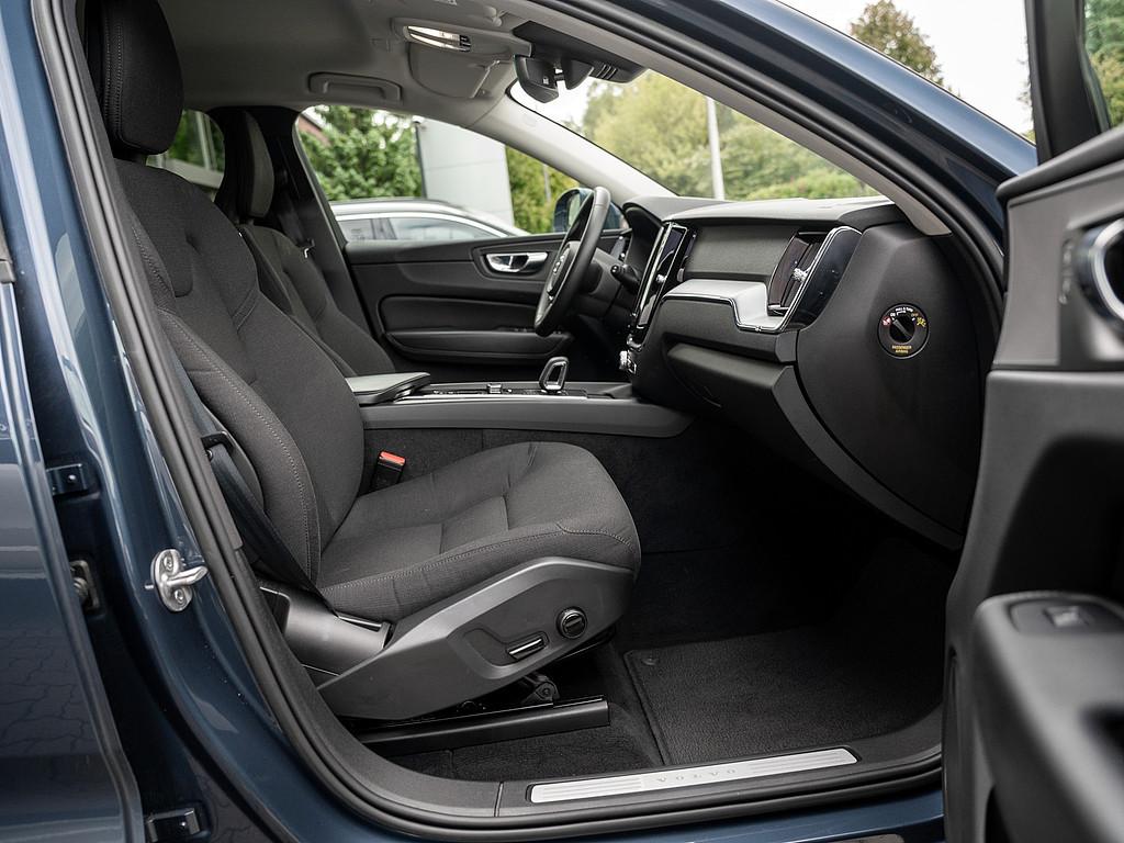 Volvo XC60 B4 Momentum Pro LED SCHEINWERFER ACC KAMERA