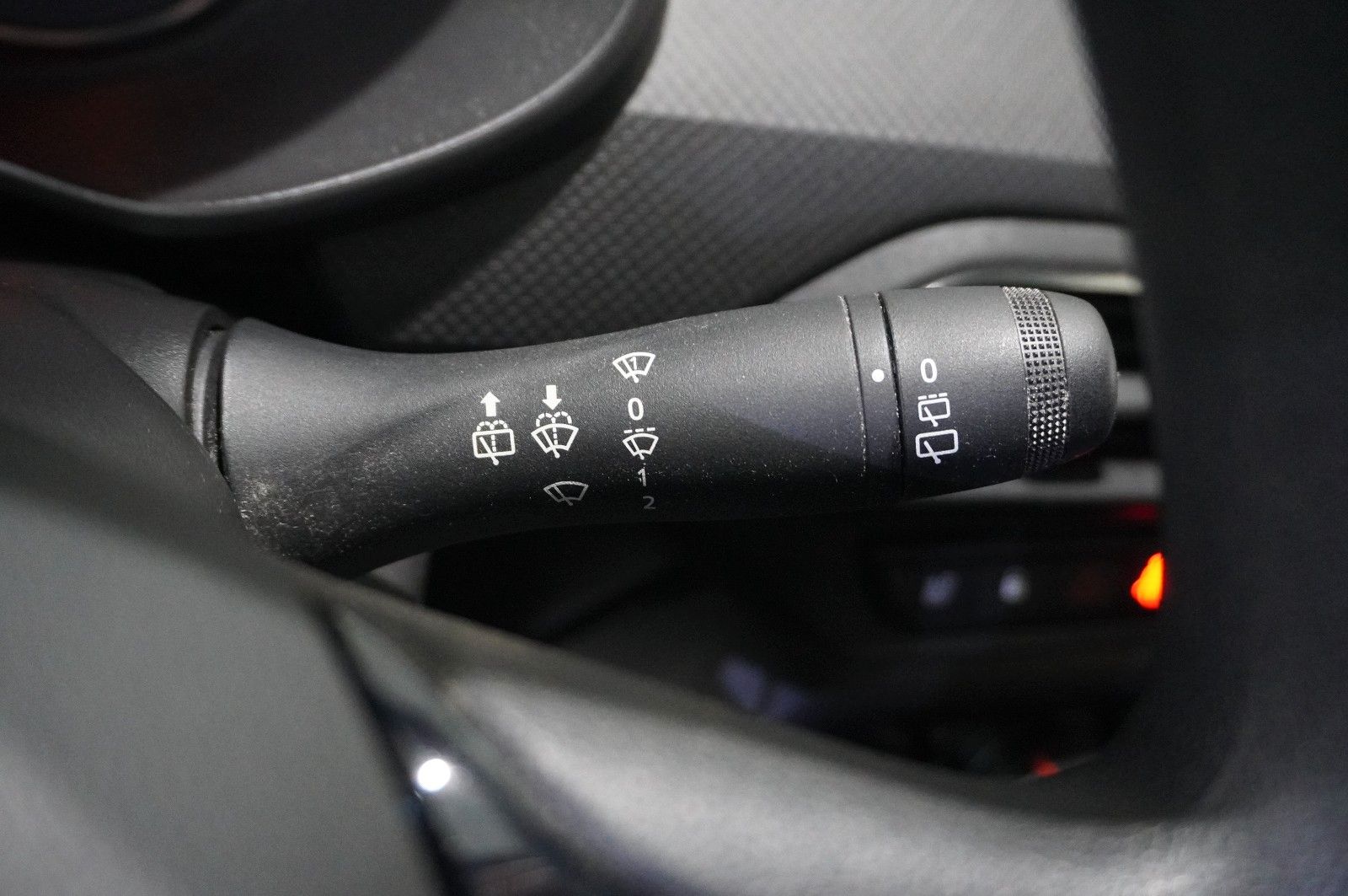 Fahrzeugabbildung Dacia Sandero III 1.0 TCE COMFORT LED/DAB/SHZ/TEMP/AHK