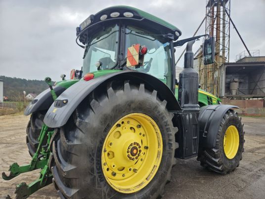 John Deere 8245 R E 23