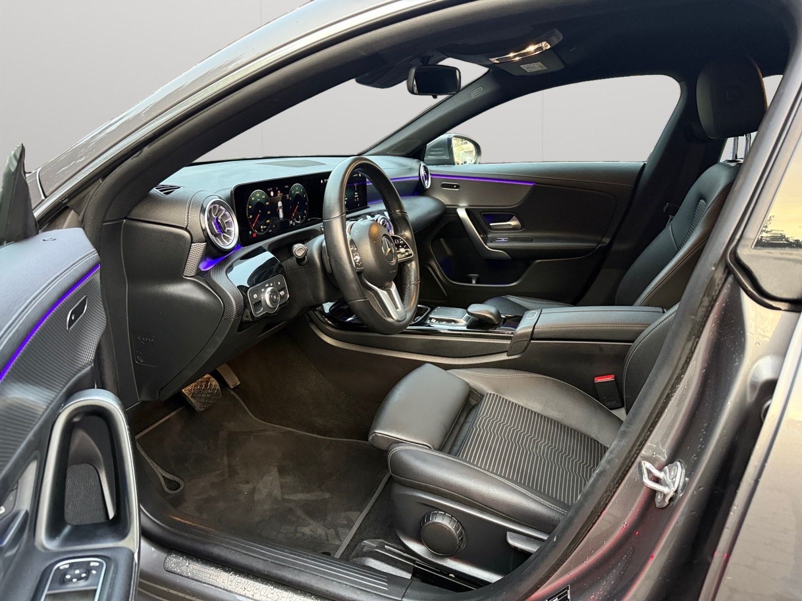Fahrzeugabbildung Mercedes-Benz CLA 180 Shooting Brake/Allwetter/LED/Garantie
