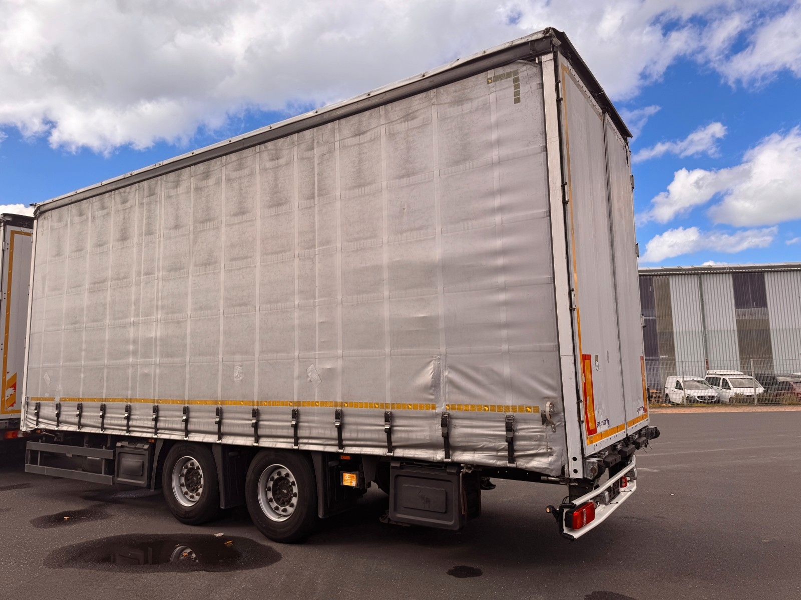 Fahrzeugabbildung Schmitz Cargobull SGF*C2 Pritsche Plane