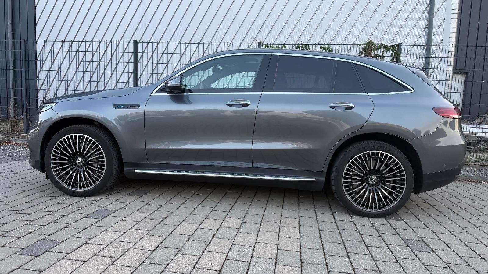 Mercedes-Benz EQC 400 4Matic AMG-LINE MULTIBEAM,360°,LEDER