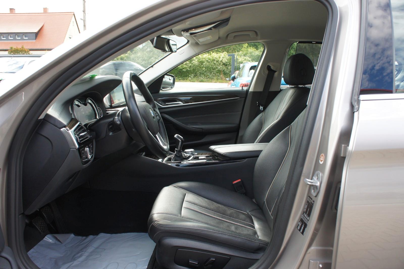 BMW 520d Limousine Luxury-Line *LED*NAVI*KAMERA*AHK*