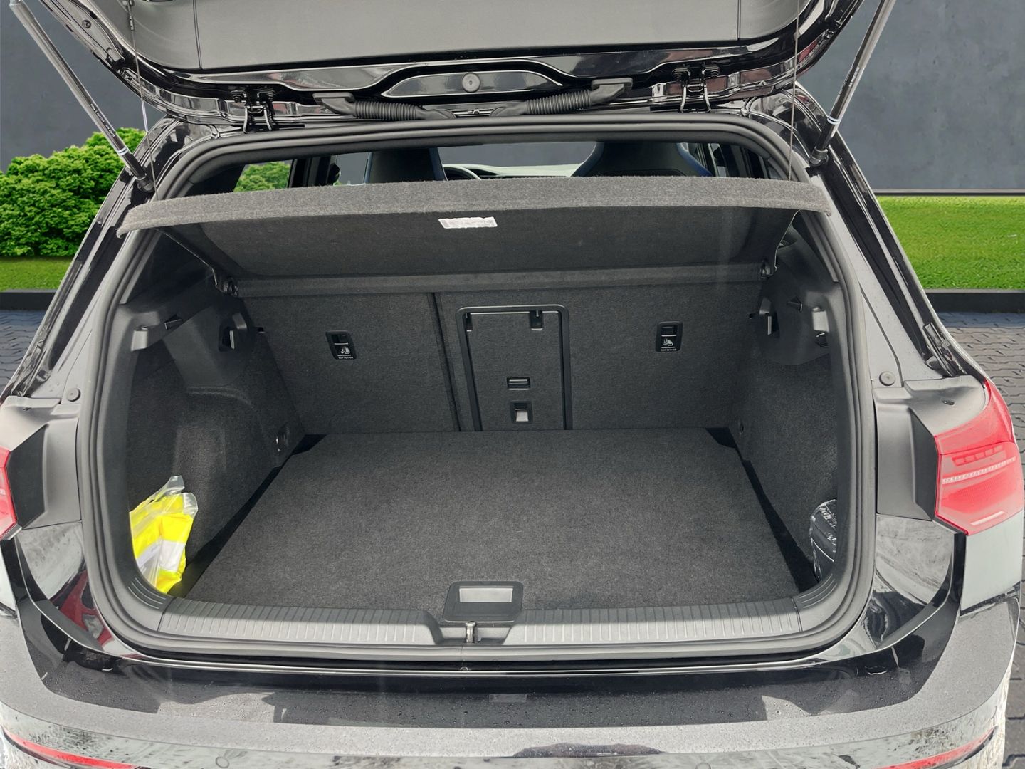 Volkswagen Golf VIII R 4Motion Alufelgen Navi Klimaautomati foto 5