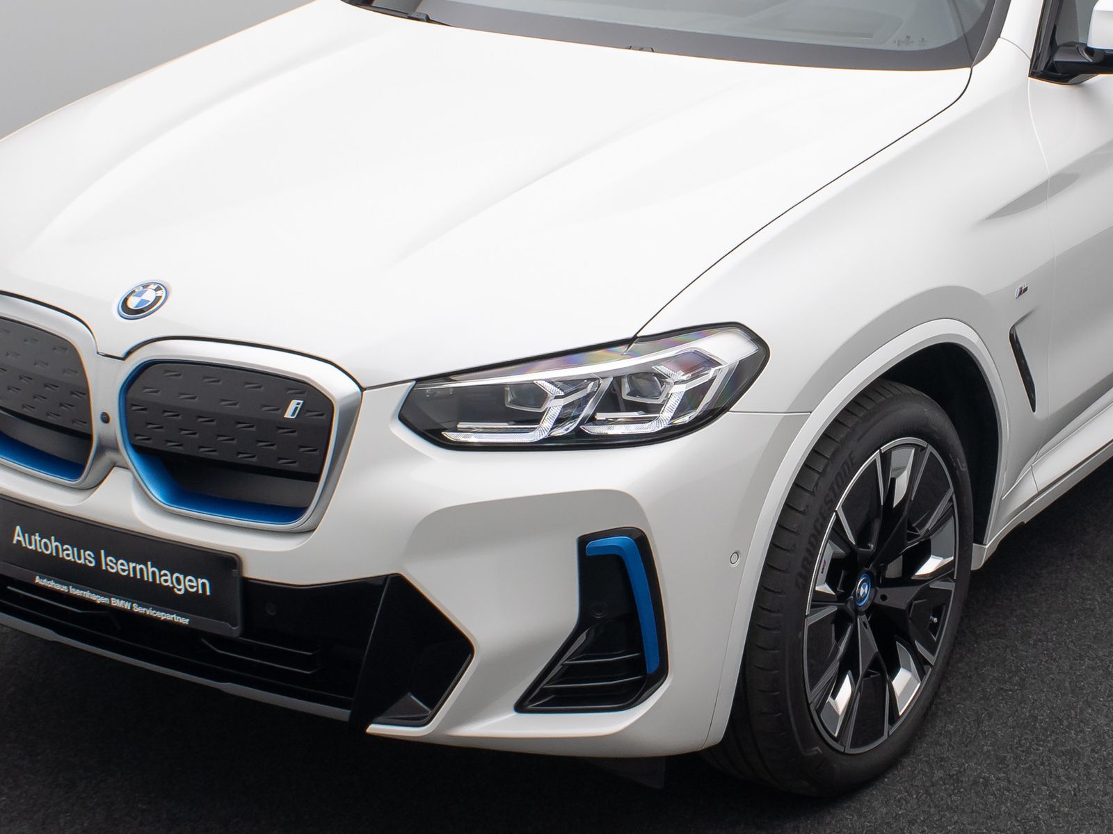 Fahrzeugabbildung BMW iX3 Impressive 360° HUD DAB H/K HUD AHK Panorama