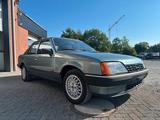 Opel Rekord E 2.0S Automatik GLS Exklusiv TÜV - Opel Rekord mit Benzin-Antrieb: Automatik