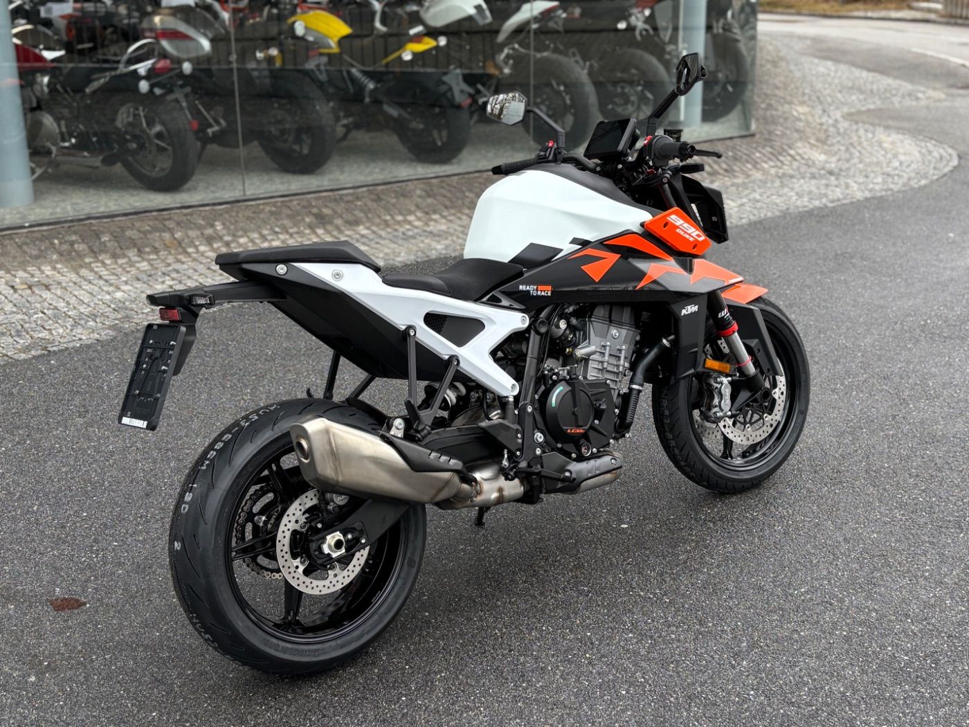 Fahrzeugabbildung KTM 990 Duke Modell 2026