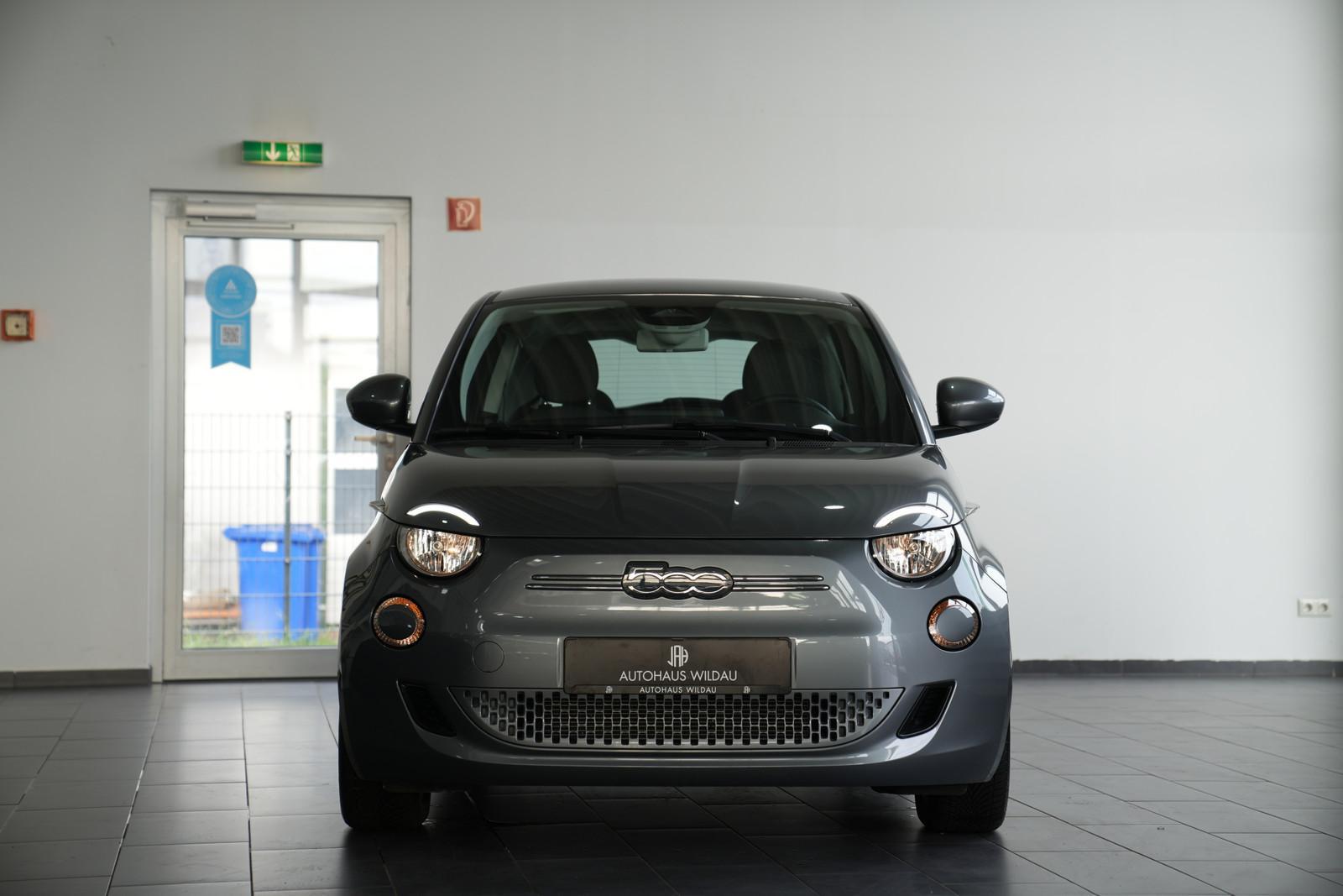 Fiat 500 e 3+1 Icon *AUT*SHZ*KAMERA*CARPLAY*