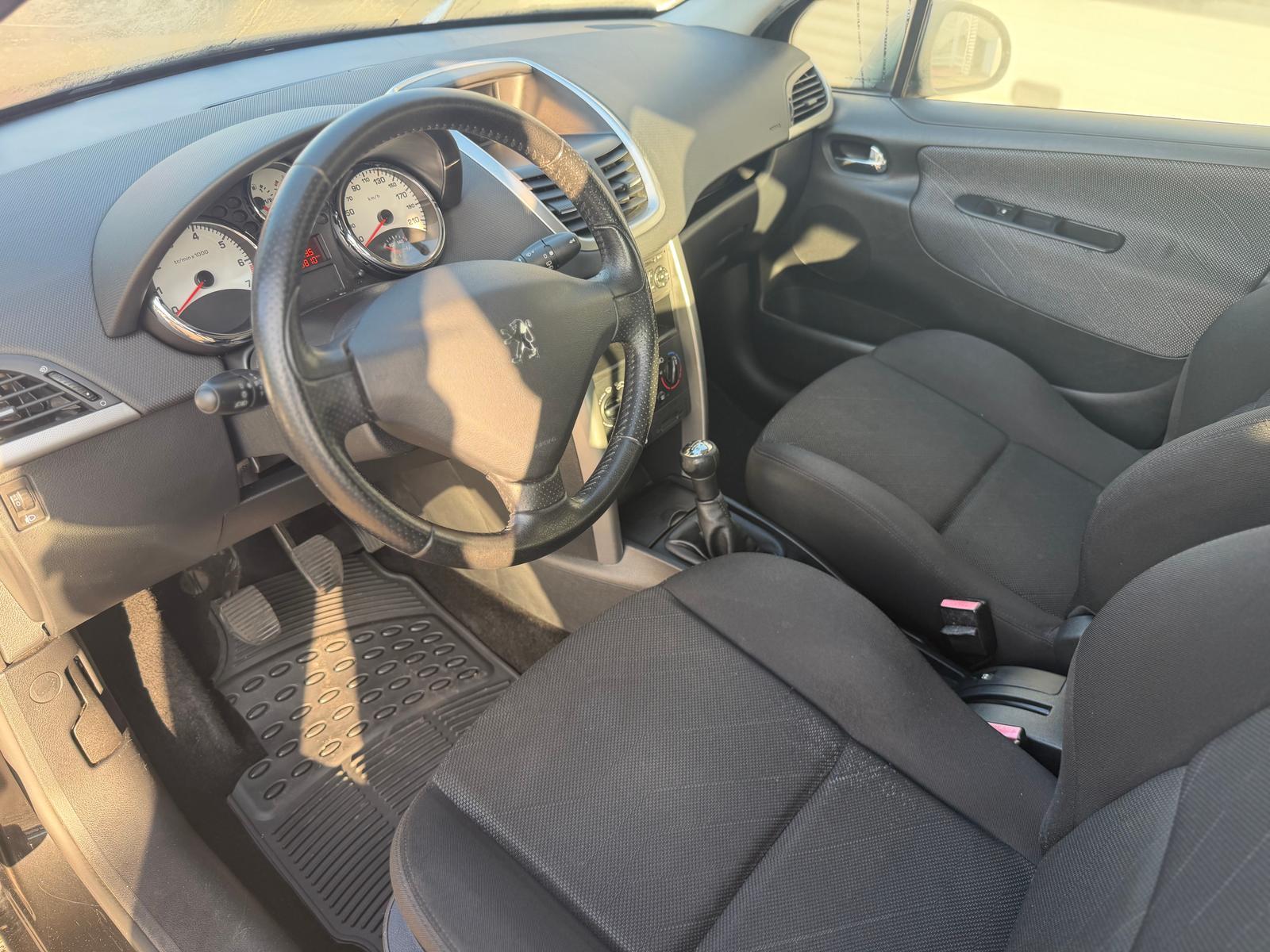 Peugeot 207 2009 — photo 7