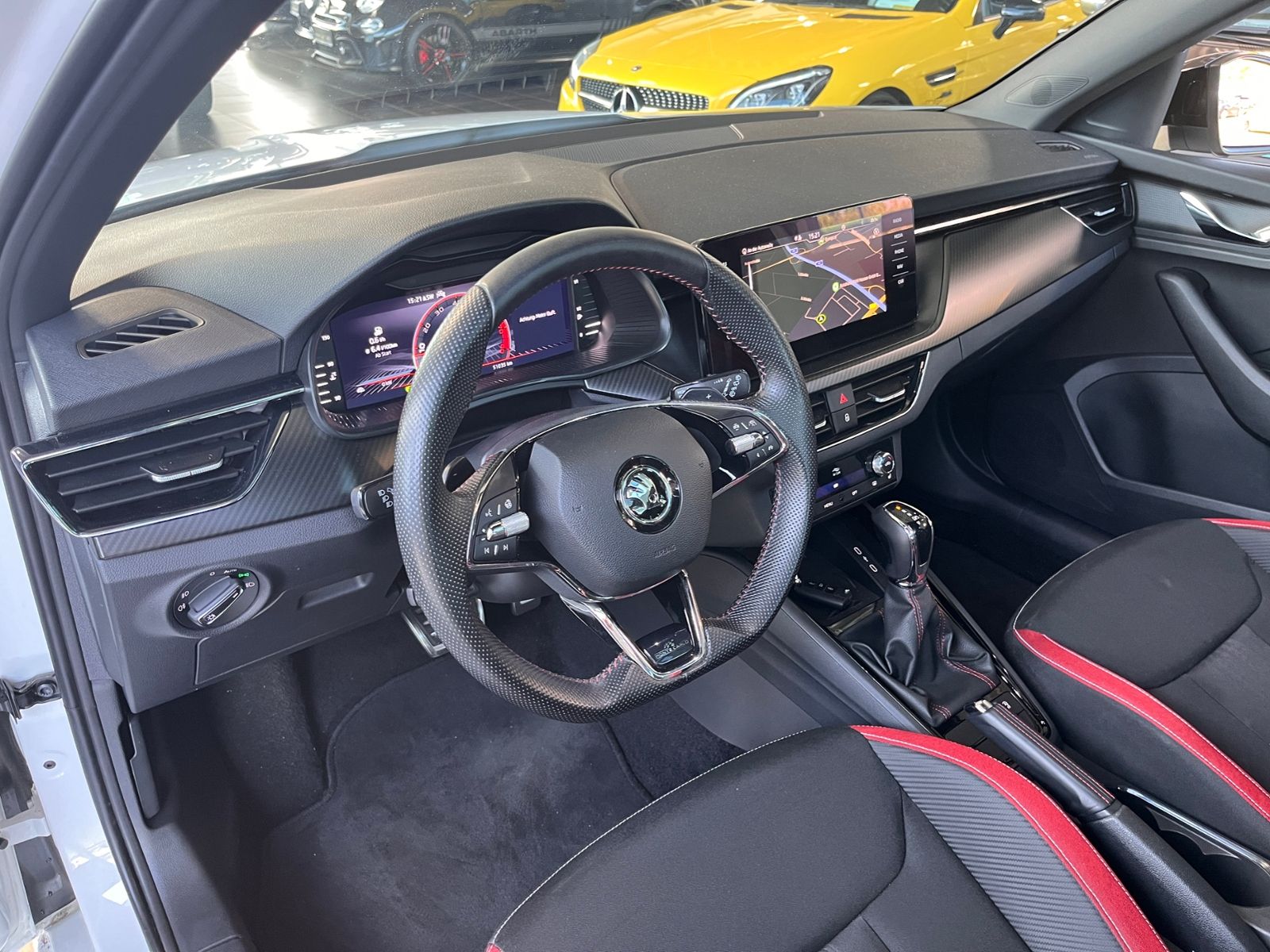 Fahrzeugabbildung SKODA Kamiq Monte Carlo PANO LED NAVI ALU