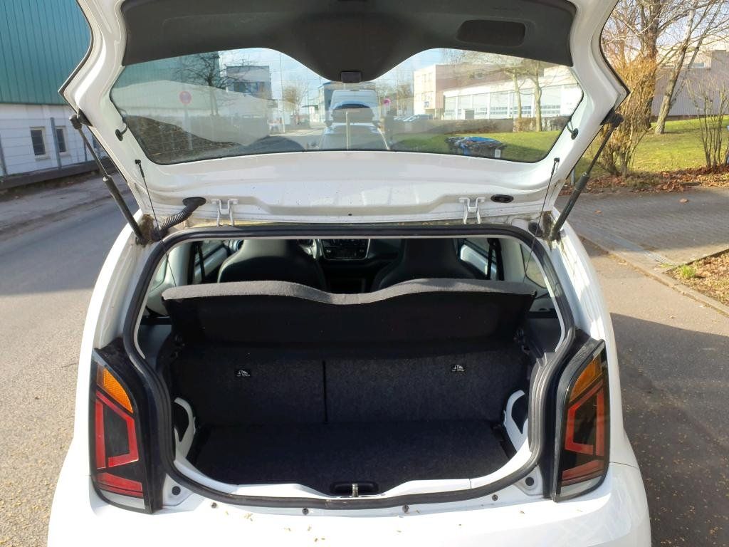 Fahrzeugabbildung Volkswagen move up! *Cam*Klima*PDC*DAB*Maps&More Dock*