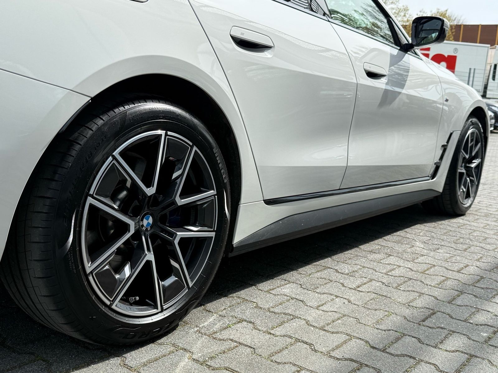 BMW i4 - Bild 11