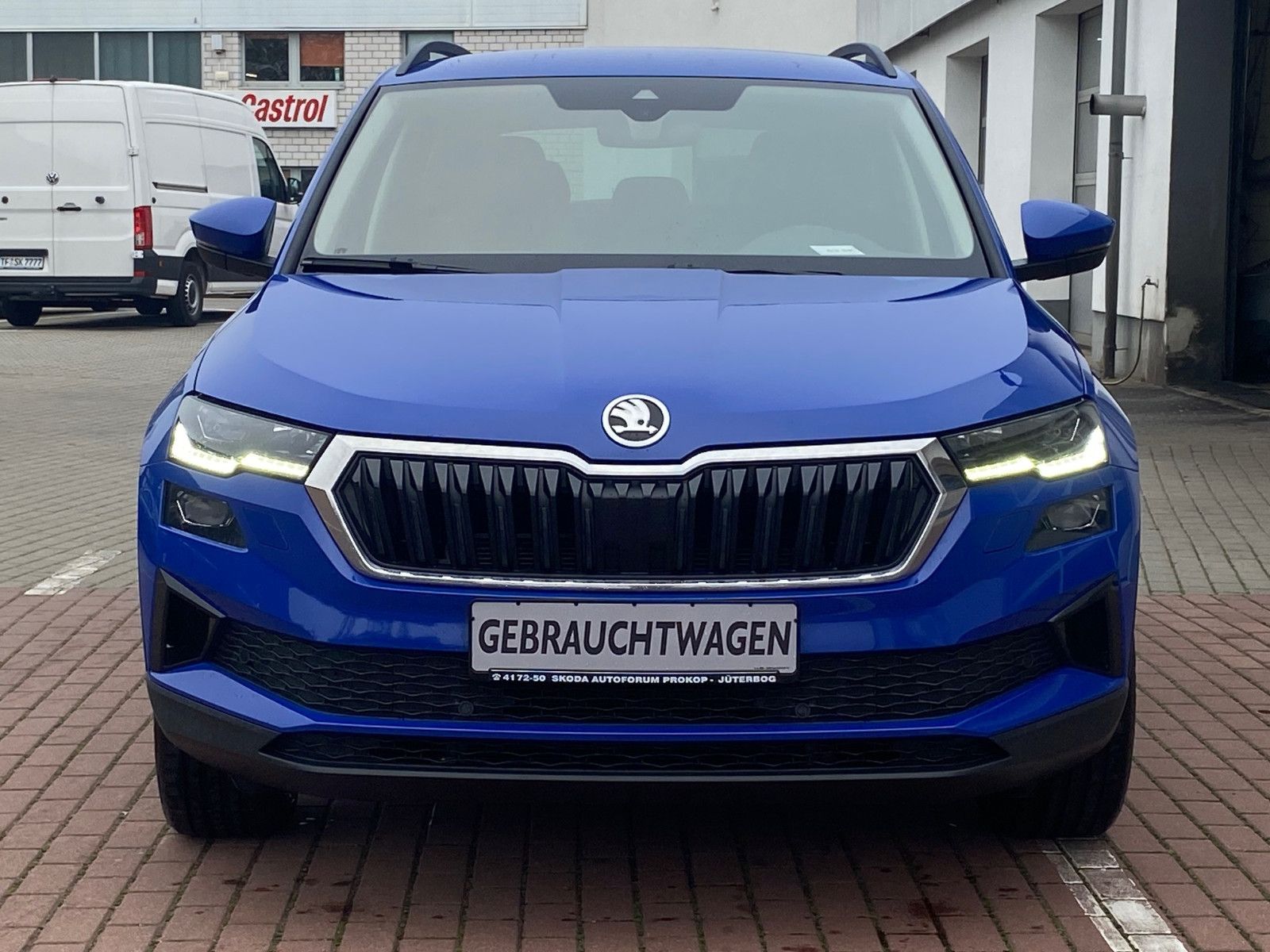 Fahrzeugabbildung SKODA Karoq Tour 2,0 TDI DSG *Navi*AHK*