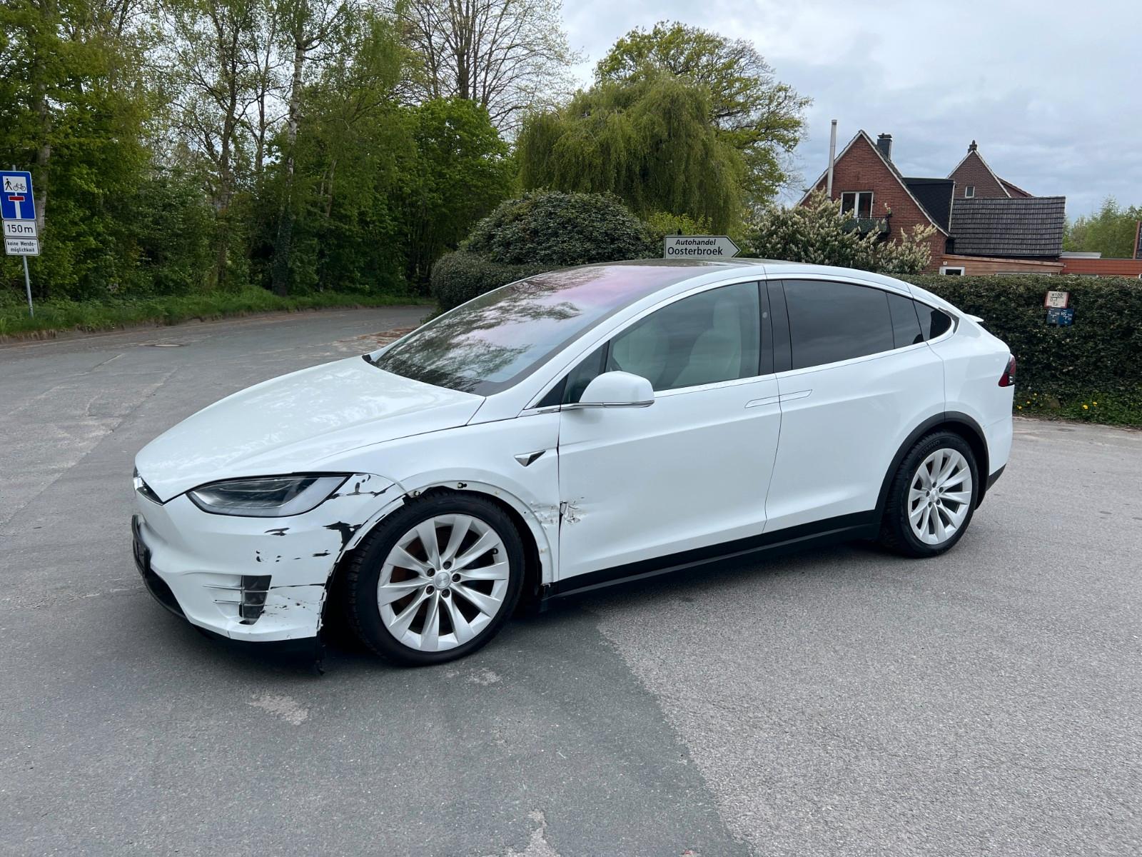 Tesla Model X 100D AWD Allrad  AHK  /  Leder / 85 Tkm
