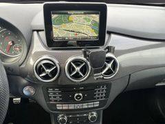 MERCEDES-BENZ B 200 AMG Line ESP,2ZKLIMA,MFL,GRA,PANO Klima MERCEDES-BENZ B 200 AMG Line ESP,2ZKLIMA,MFL,GRA,PANO Klima