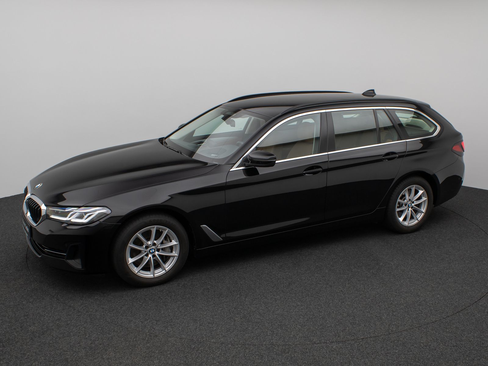 Fahrzeugabbildung BMW 540i xD Laser HUD DAB HiFi AHK Komfort Alarm