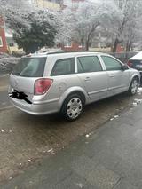 Opel astra h 2004 - Opel Astra aus 2004 mit Diesel-Antrieb