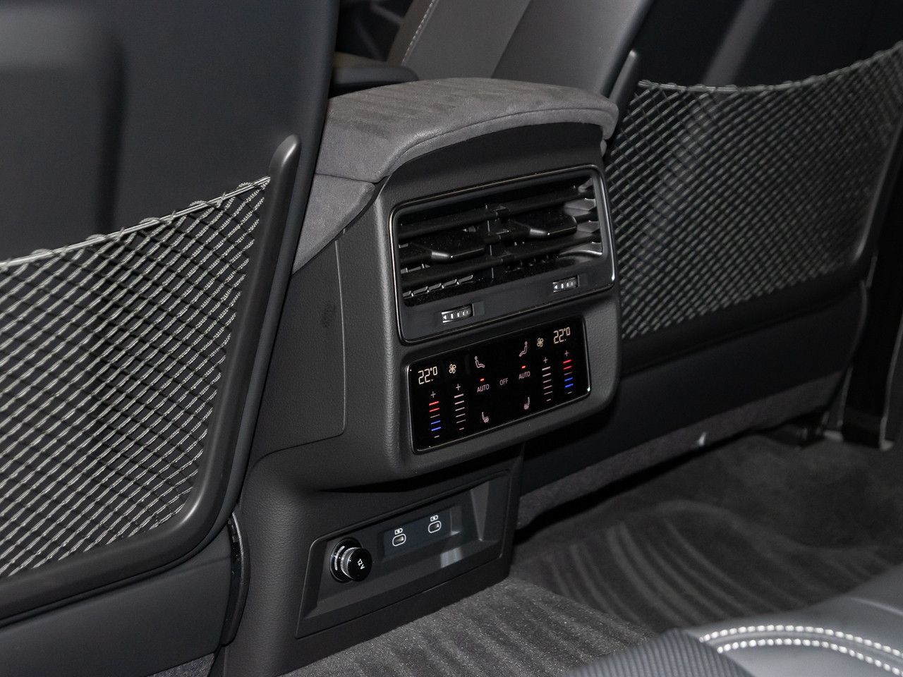 Audi RSQ8 - Bild 13