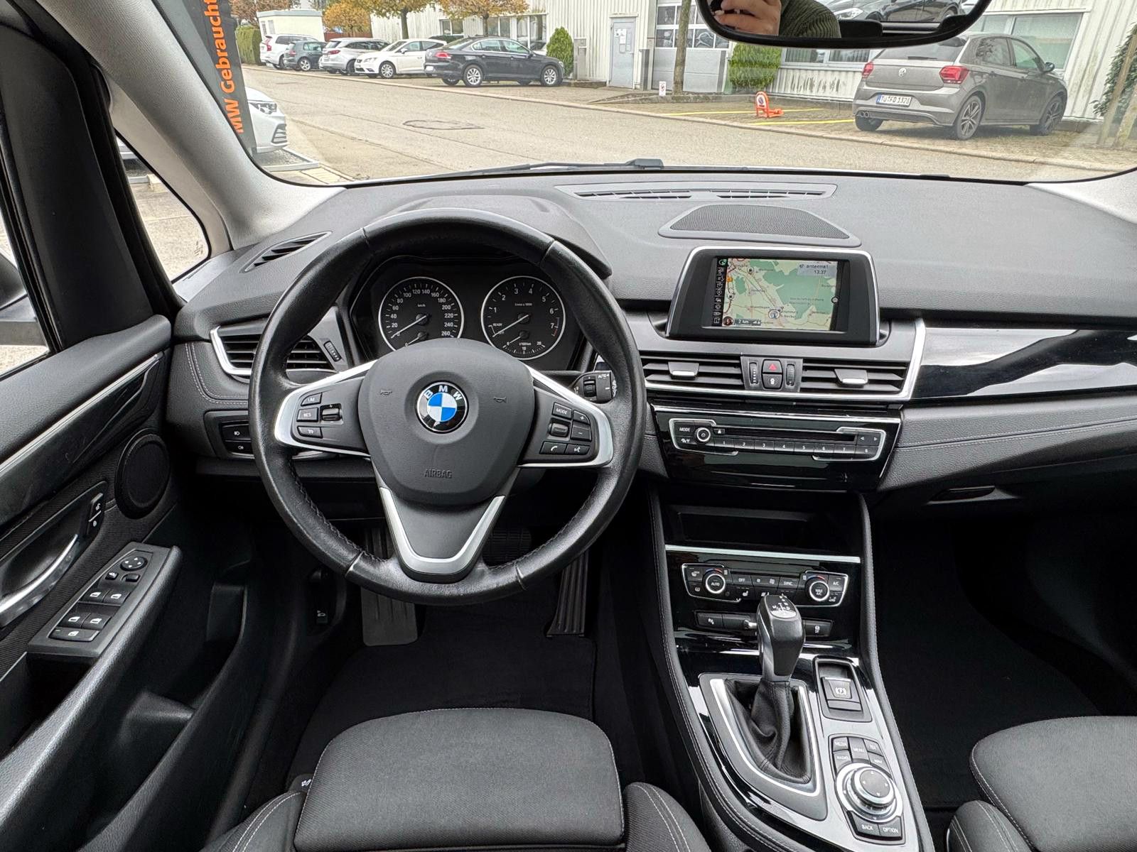 Fahrzeugabbildung BMW 218i Active Tourer Aut. Sport-Line LED KAM PANO