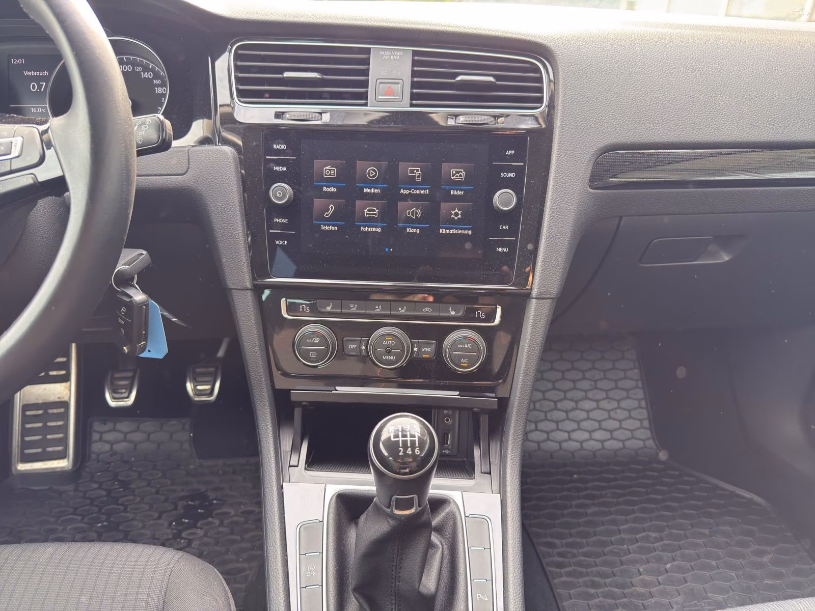 Volkswagen Golf 1.2 TSI SOUND*ACC*Climatronic*PDC*SHZ