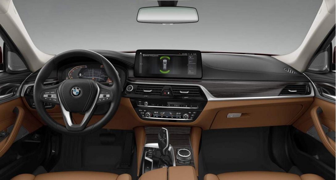 Fahrzeugabbildung BMW 530 d Touring H&K SOUND PANORAMA AVENTURINROT 3