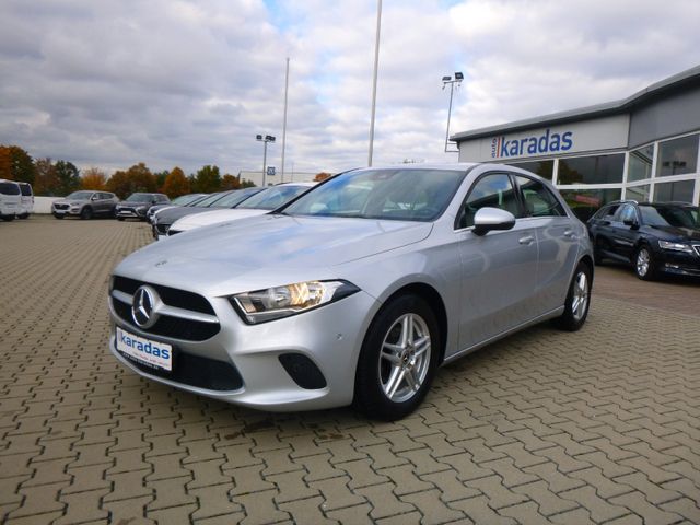 Fahrzeugabbildung Mercedes-Benz A 180 >AUT/NAV/PDC/Sitzheizung<