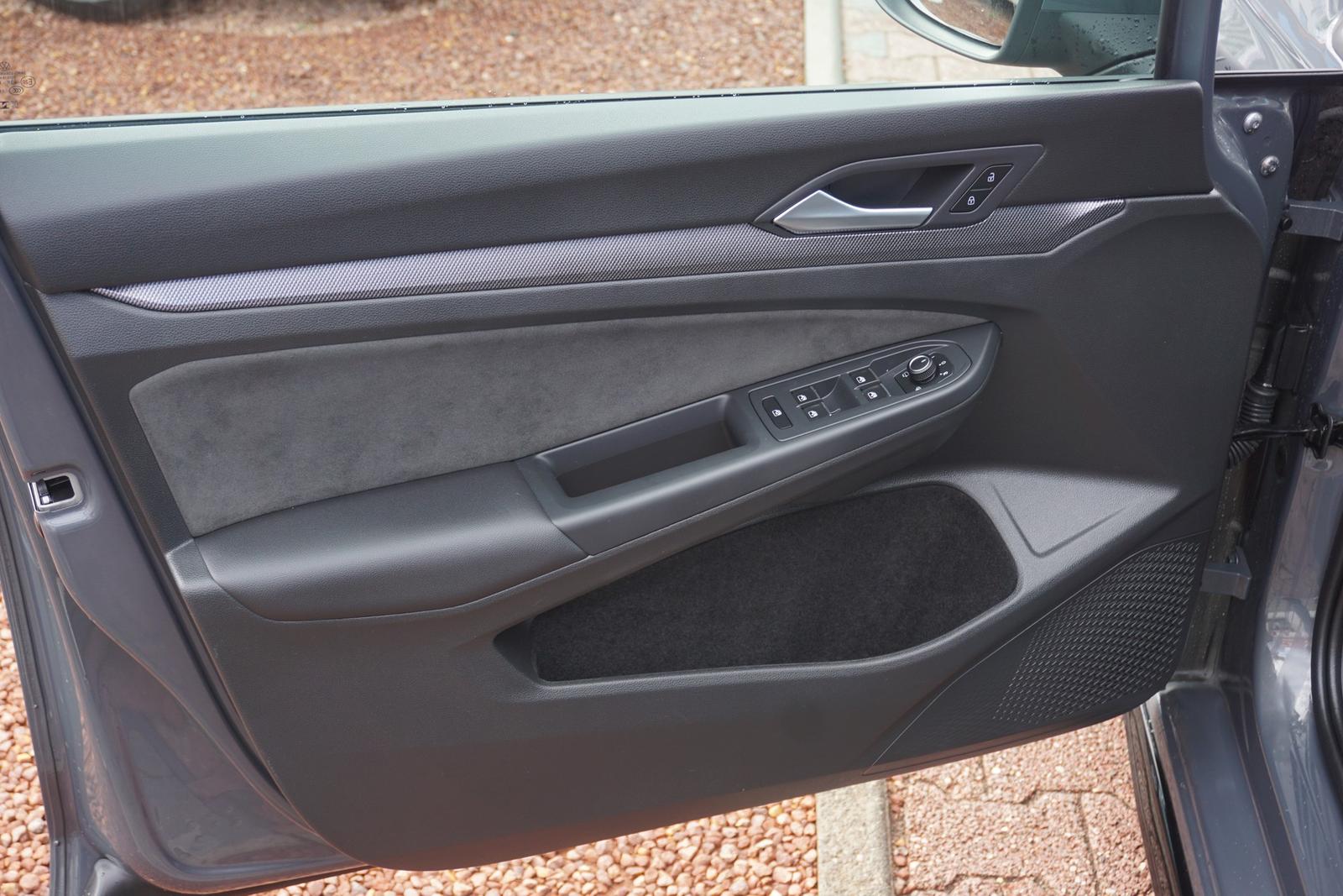 Volkswagen Golf VIII 1.5 R-Line LED ACC Android Apple PDC, миниатюра 24