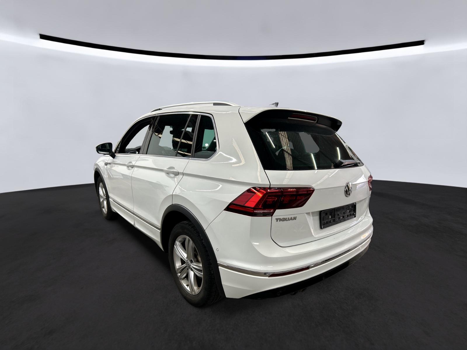 Volkswagen Tiguan DSG 4Motion 3x R-Line Pano/HuD/Kamera/Key