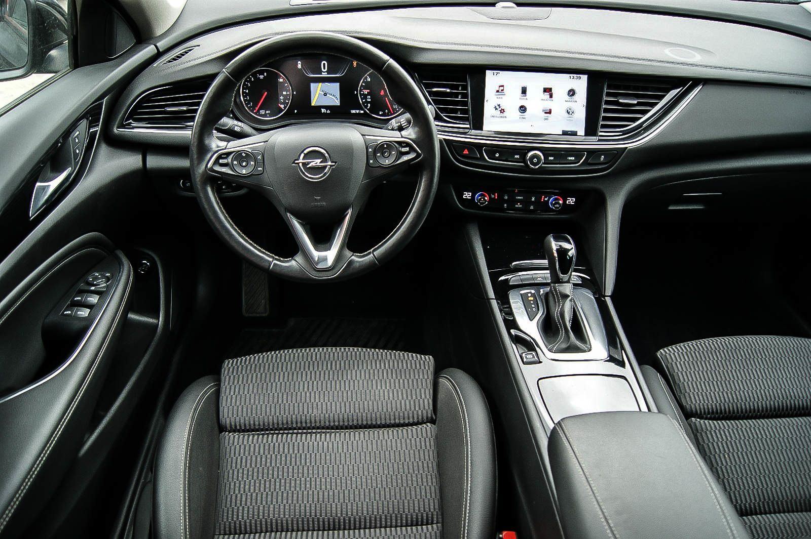 Fahrzeugabbildung Opel Insignia Sports Tourer 1.5T INNOVATION LED NAVI