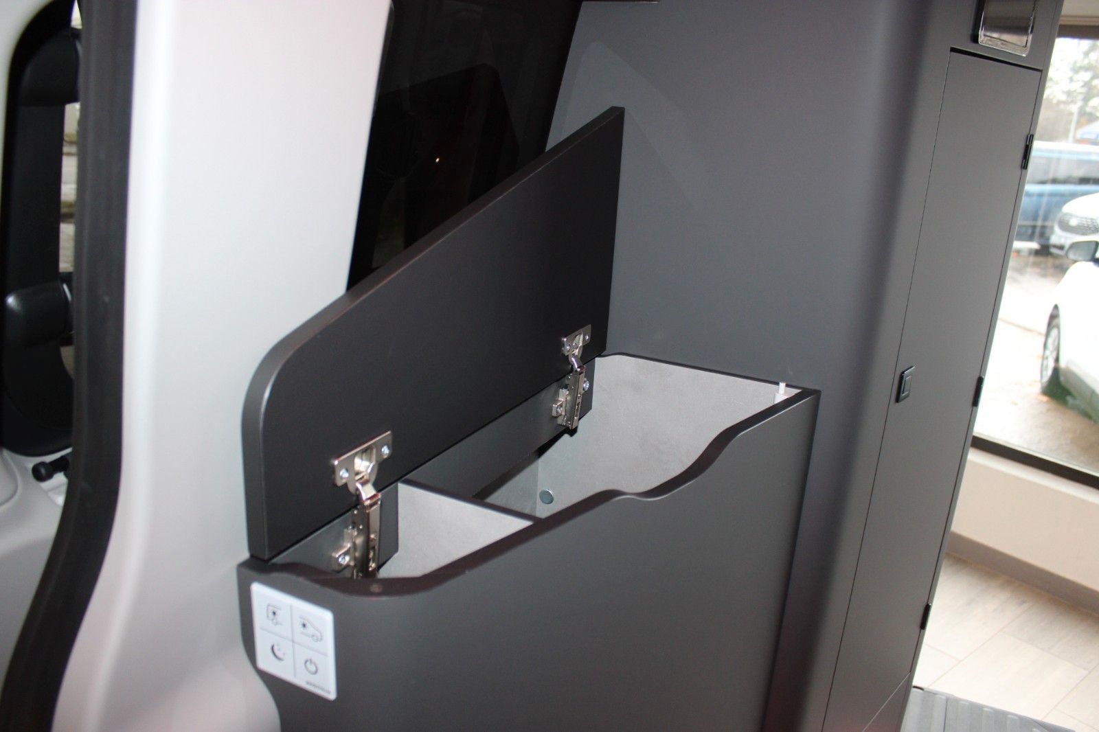 Fahrzeugabbildung Ford NUGGET L1 Active MARKISE + Aufstelldach SOFORT