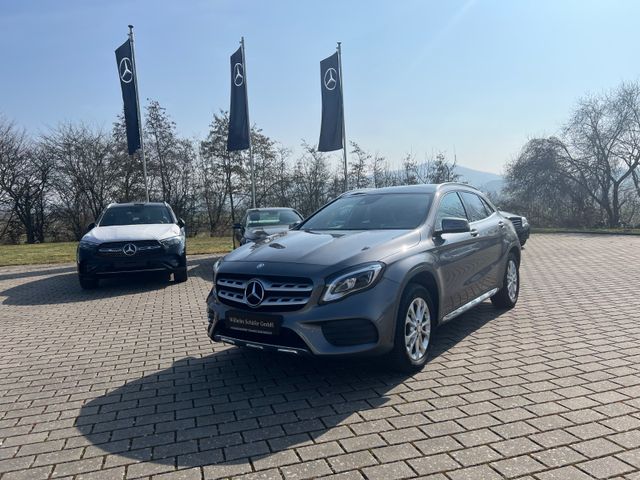 Mercedes-Benz GLA 220 d 4MATIC EDITION PANO AHK COMAND