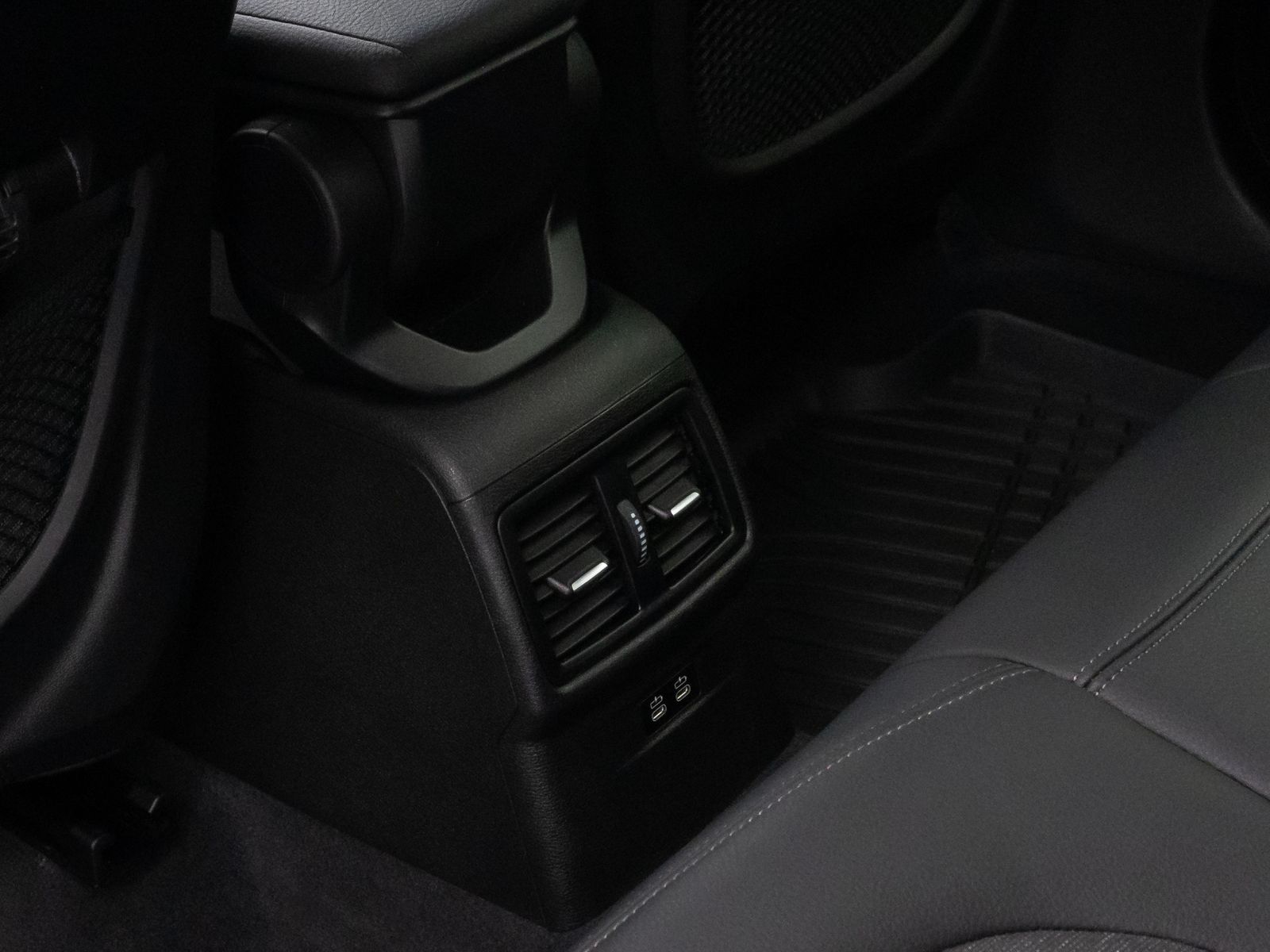 Fahrzeugabbildung BMW X1 xD25e Sport Line Kamera HUD DAB Navi+ Alarm