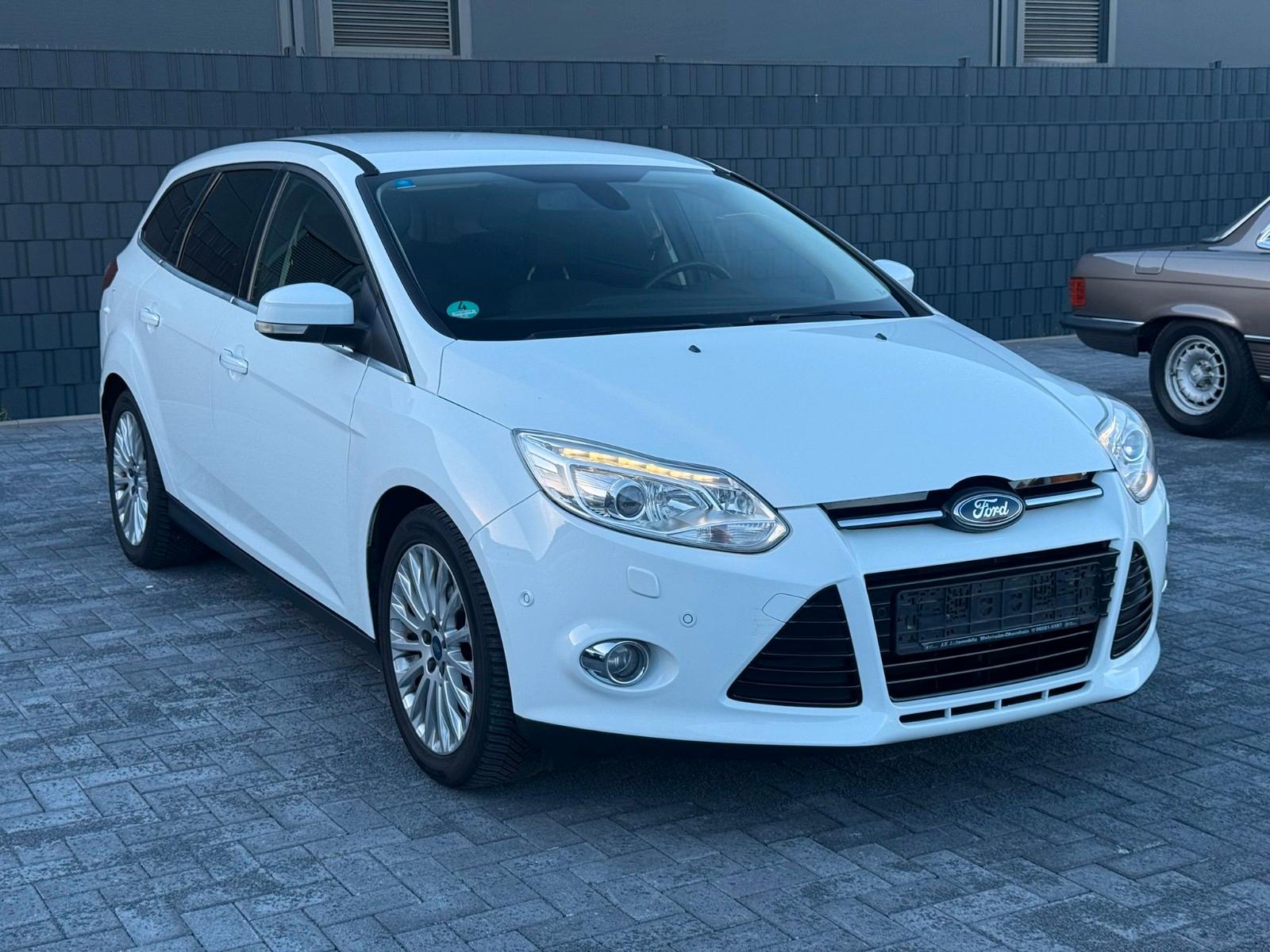 Ford Focus 1.6 Turnier Titanium Plus/PDC/SHZ/Top-Zust