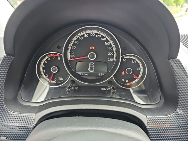 Fahrzeugabbildung Volkswagen up! 1.0 MPI KAMERA DAB+ KLIMA MAPS+MORE DOCK