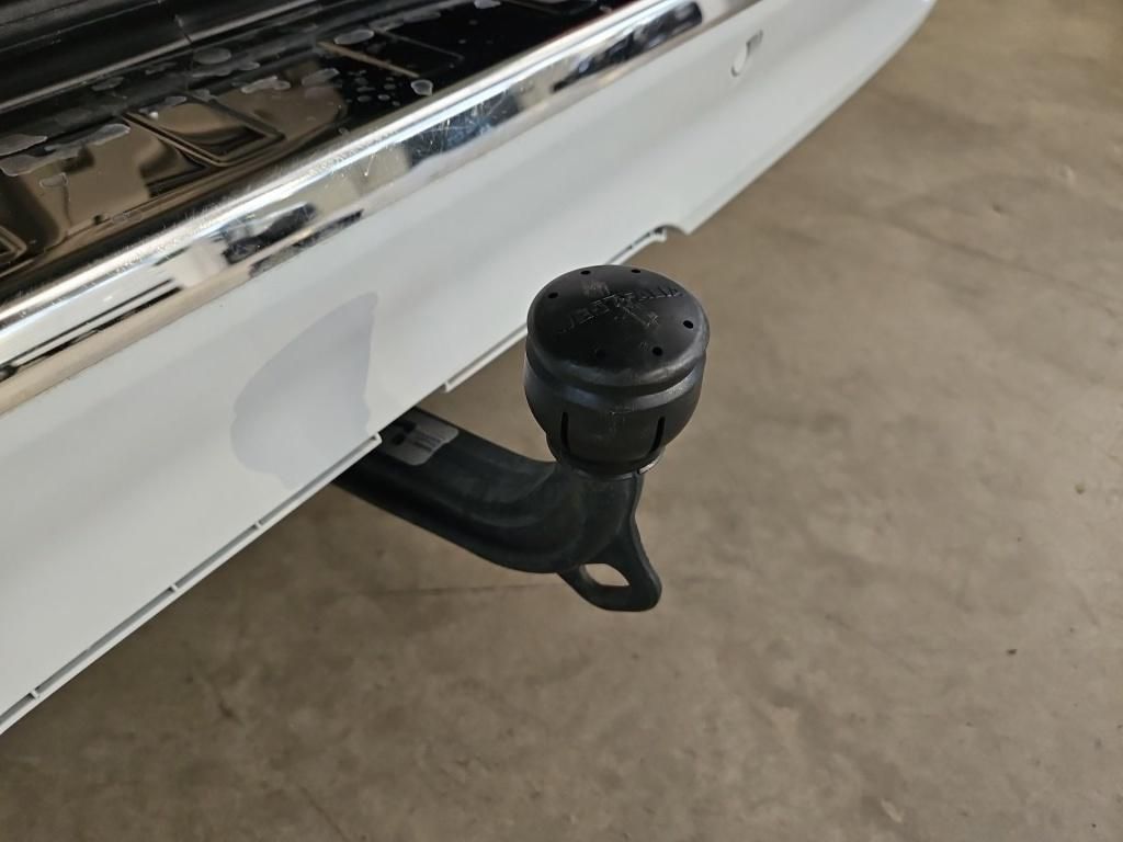 Fahrzeugabbildung Mercedes-Benz V 300 EAV/L 4x4 AMG DISTRONIC Standhzg. 2,5t AHK