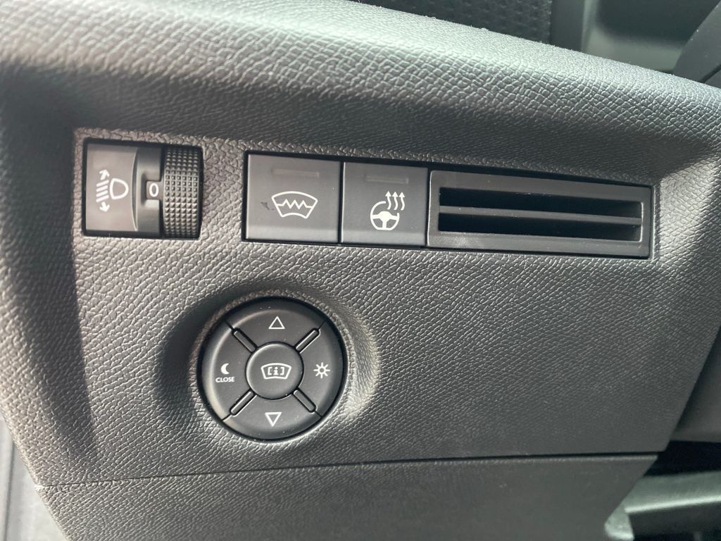 Fahrzeugabbildung Citroën C4 Benzin 130 Automatik MAX *Winter+Techno-Pak*
