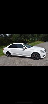 Mercedes-Benz Mercedes e220 - Mercedes-Benz E 220 aus 2012 mit Diesel-Antrieb: Limousine
