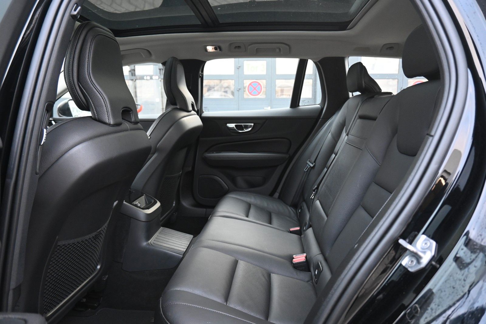 Fahrzeugabbildung Volvo V60 T8 AWD Inscription*LED*HUD*PANO*CAM*PDC*STHZ