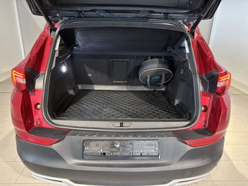 Fotografie 11 des Opel Grandland (X) Grandland X Plug-in-Hybrid 1.6 DI AT Ultimate