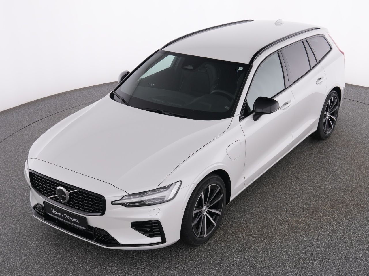 Volvo V60 T8 Recharge Plus Dark+AHK+BP+STANDHZ+LM18 foto 18